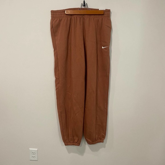 Nike Pants - Nike New With Tags Loose Fit Mid Rise Sweatpants Women Size Large